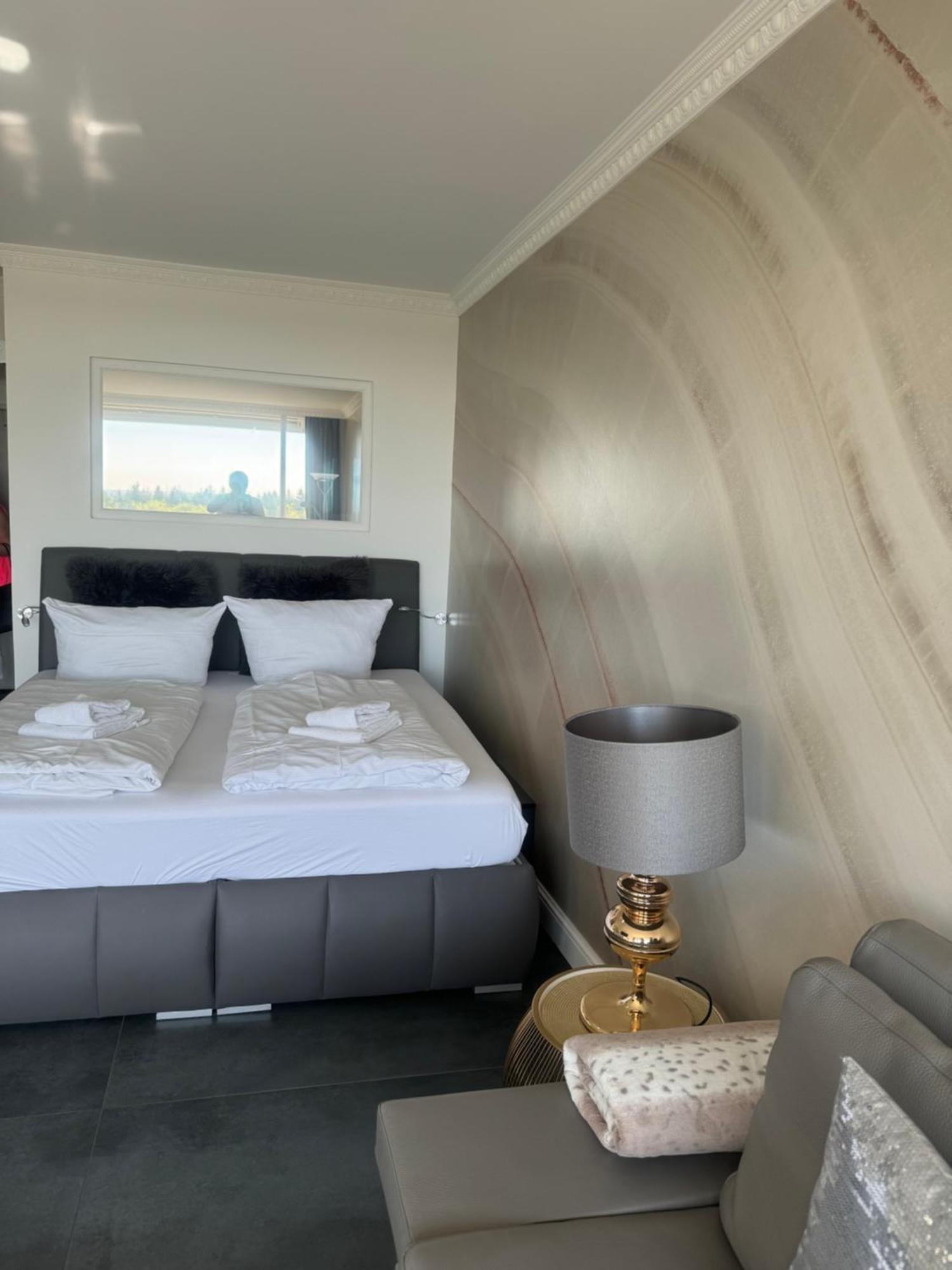 Tiffanys Ferienapartments In Der Privatresidenz Des Plaza Premium Hotel ティメンドルファー・シュトラント エクステリア 写真